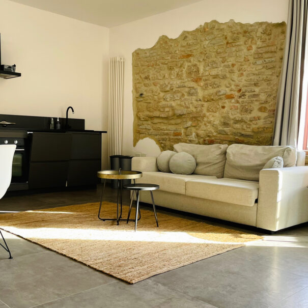vakantie appartement met zwembad italie ruime woonkamer