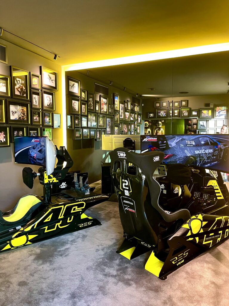 VR46 Store in Tavullia met motoren en merchandise van Valentino Rossi